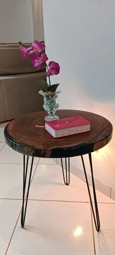 Mesa de canto/ centro madeira