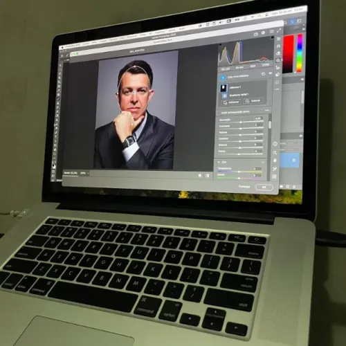 Macbook Pro, core I7, 16gb ram, SSD 256gb, tela 15p retina