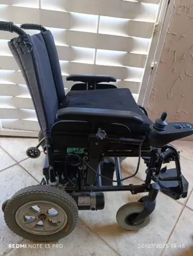 Cadeira de rodas motorizada ortobras usada com carregador incluso