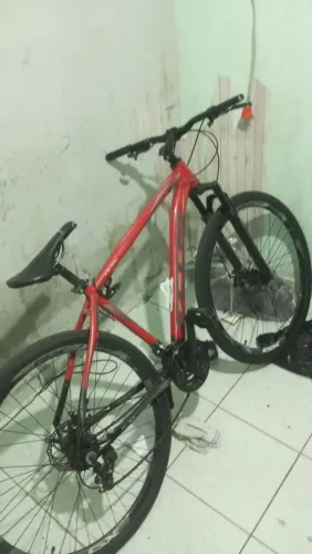 Bicicleta Aro 29 vermelha