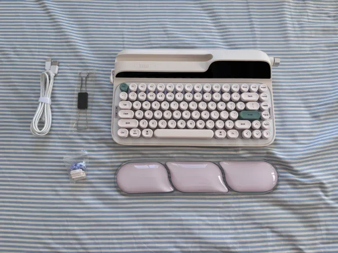 Teclado EPOMAKER Glyph mecânico retro 75%