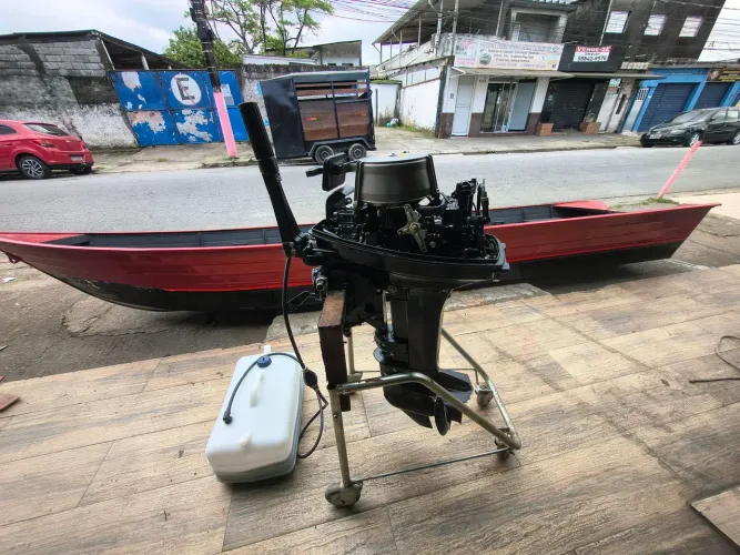 Barco de alumínio 6 metros e motor de 15 Hp Mercury