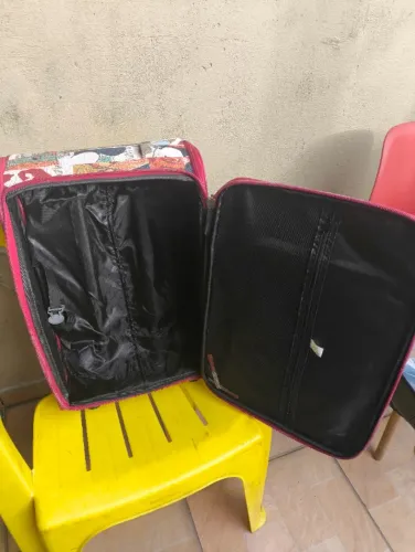 Mala de viagem com frasqueira 