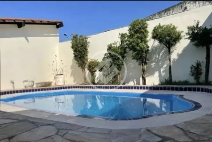 Casa à venda no bairro Morada do Ouro com 5 quartos e piscina. codigo: 356897