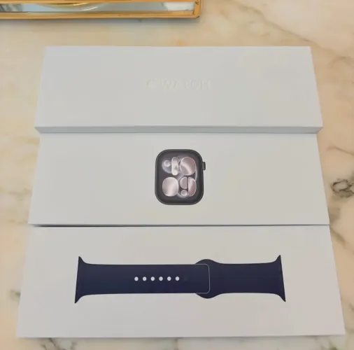 Apple Watch Series 11 46mm GPS + Cell