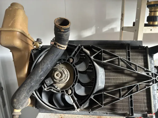 Kit Radiador Celta 2000 A 2006 1.0 1.4 Sem Ar  (Usado)
