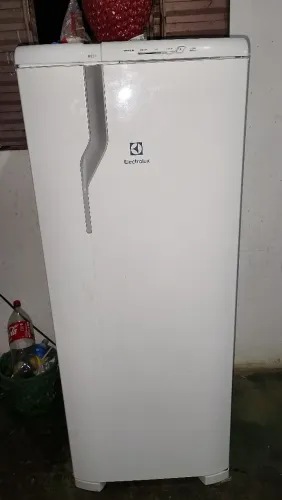Geladeira pequena  600$