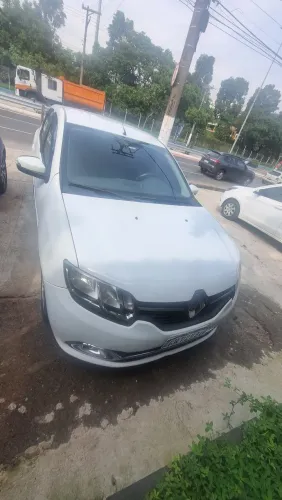 Renault Logan Dynamique Hi-flex 1.6 8V 4P 2014