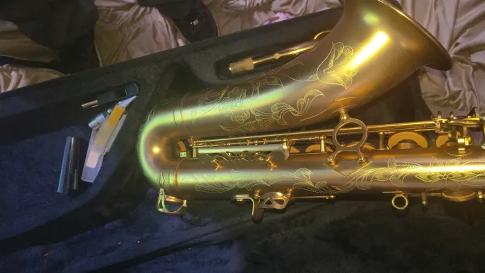 Saxofone tenor profissional
