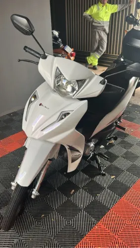 Moto 50cc avelloz