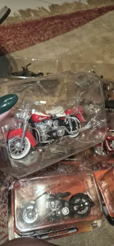Motos miniaturas de ferro
