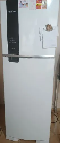 Vendo geladeira brastemp 375 litro forte free