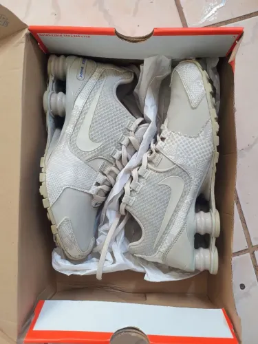 Nike Shox 37