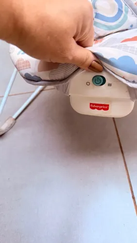 Cadeirinha de descanso Fisher Price vibratória