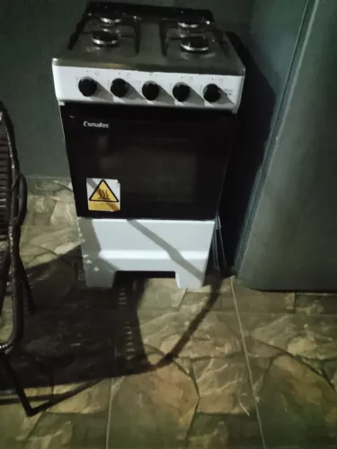 Vendo fogão e geladeira.