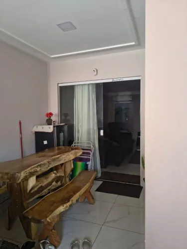 Mesa e banco de madeira acácia pura nova