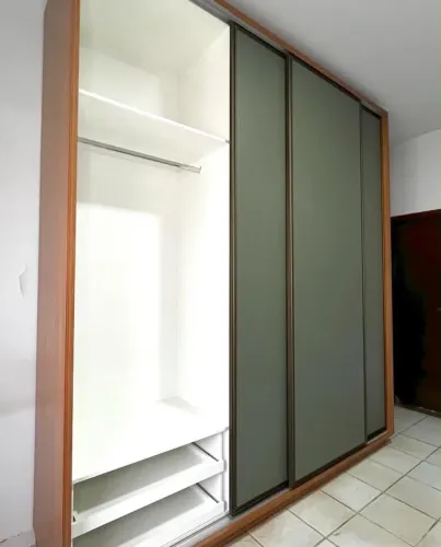 Guarda roupa novo