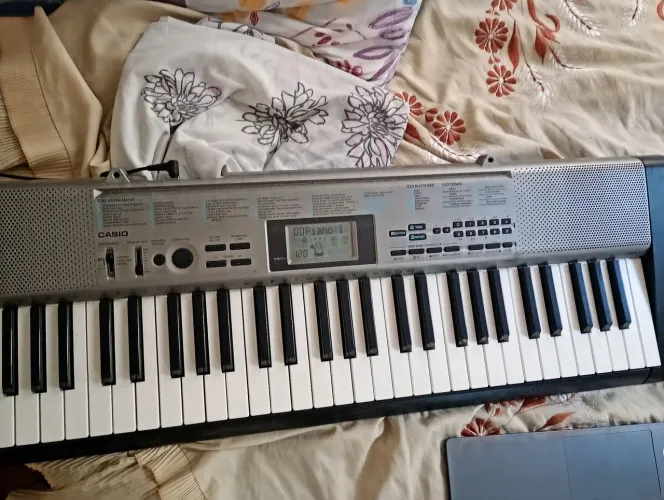 Teclado usado *negocio o preço*(sem fonte original )