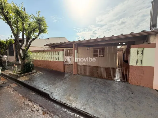 Casa com Edicula no Antonio Zanaga