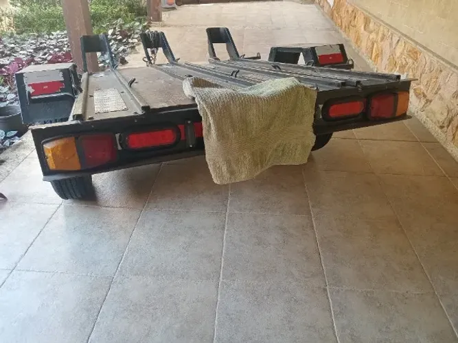 CARRETA PARA 3 MOTOS MARCA REBOQUE MOCELO FREE HOBBY FH