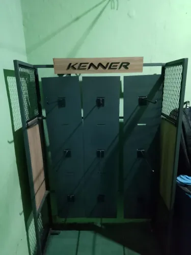 Expositor Kenner e Havaianas.