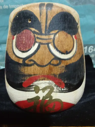 Boneco entalhado em madeira monge Bodhidharma budismo Zen japonês 