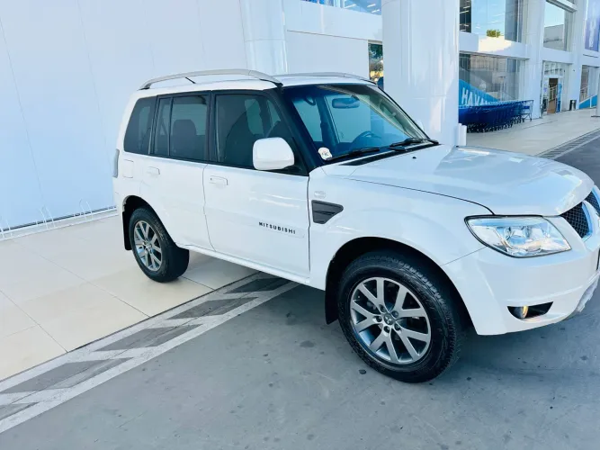 Mitsubishi Pajero TR4 2.0 Flex 16V 4X2 Mec. 2014
