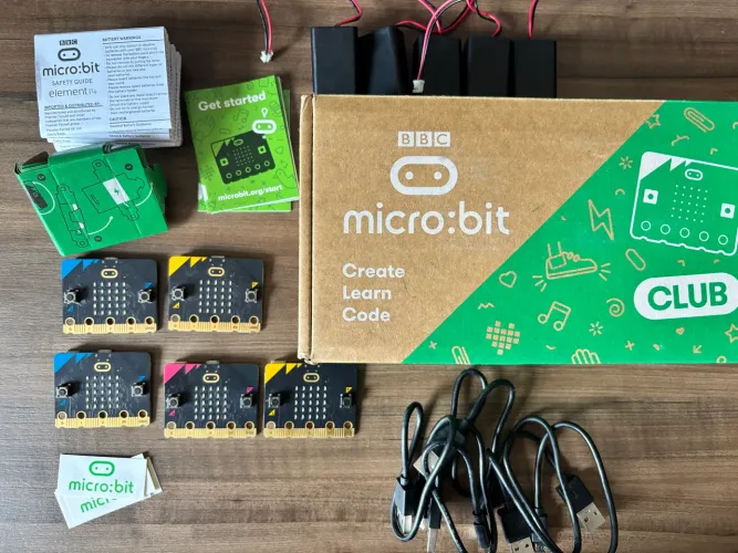 5x Kits BBC micro:bit V2 e Acessórios
