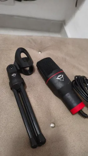 Microfone Gamer Trust GXT 212 Mico USB/P2 com Tripé