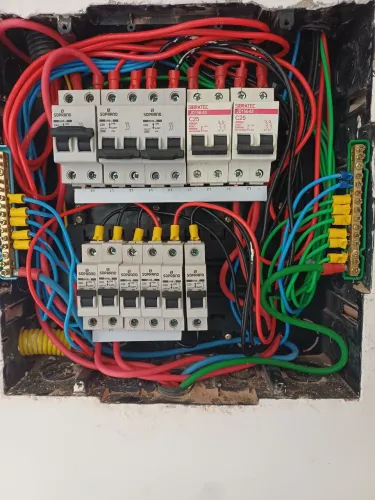   'Eletricista Predial e Indústrial'