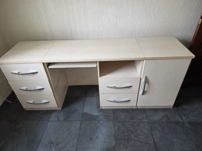 Escrivaninha/Mesa de Computador