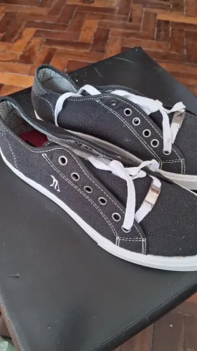 Tenis