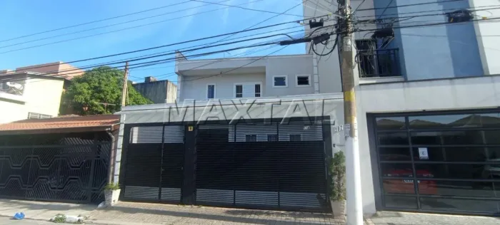 Sobrado à venda no Tucuruvi, de 190m². Com 3 suítes, sala e 4 vagas de garagem.