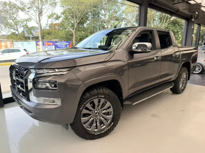 Mitsubishi TRITON HPE-S 2.4 CD 4X4 TB Diesel Aut. 2026