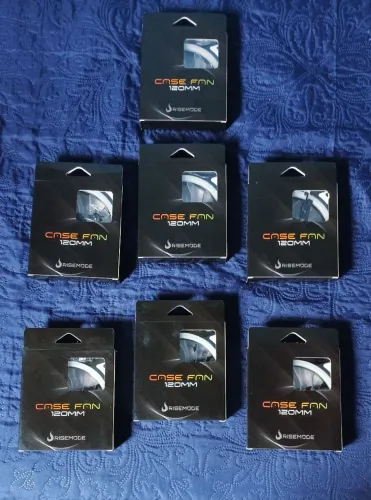 Kit 7 fans RGB de 120mm da Rise Mode para seu PC ficar geladinho. O preço é fora a entrega