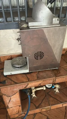 RALADOR DE QUEIJO OU COCO