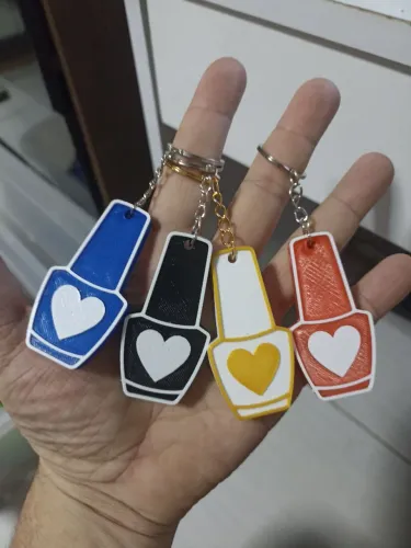 Chaveiro abridor de latinha em formato de esmalte em 3D 