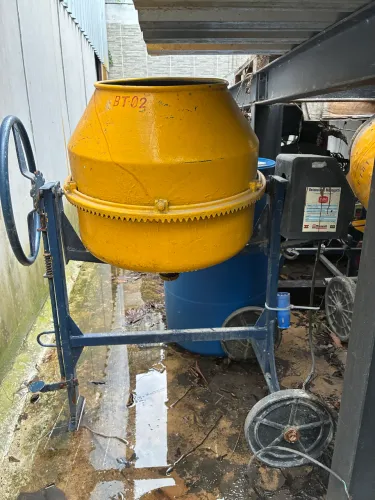 Betoneira Menegotti 120L