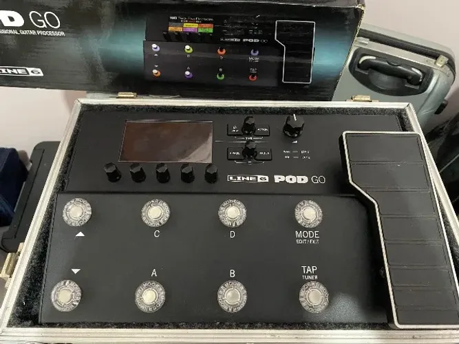 Pedaleira Line 6 POD Go + Hardcase + IRs Instalados + Caixa e Fonte Originais