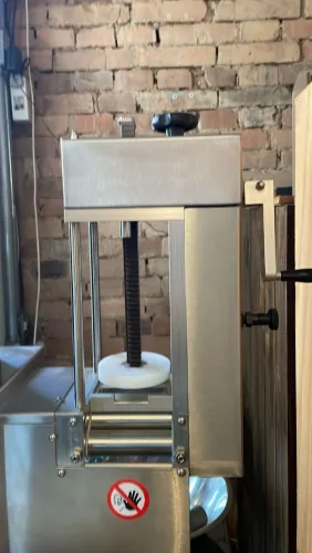 RAVIOLETEIRA RI100 MÁQUINA PARA RAVIOLIS