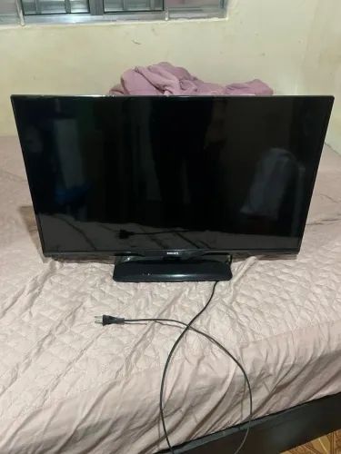 TV MUITO NOVA, E MUITO BOA