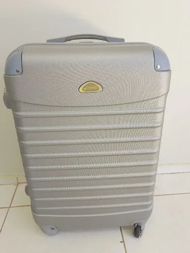 Mala 360 pouco usada em perfeito estado