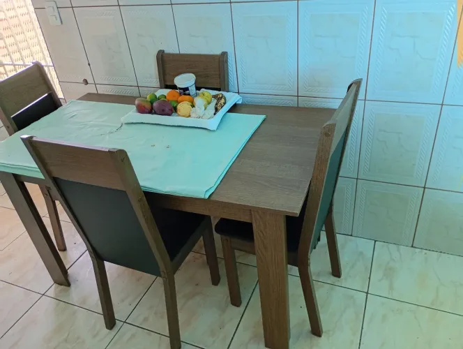 Mesa de jantar quatro cadeiras para cozinha