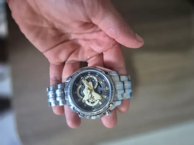 Cassio Edfice EF 550 usado em otimo estado todo funcional! Apenas o relogio