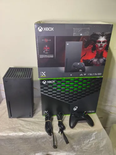 Xbox series X /aceito cartão ate 18x/troco em series s mais volta em dinheiro pra mim