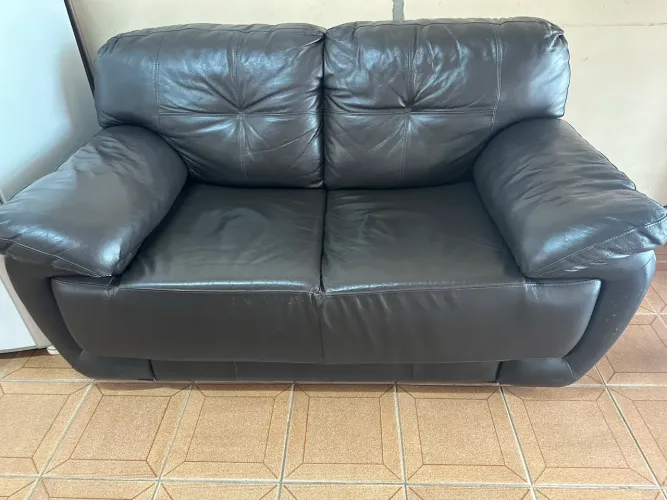 Vendo sofá de couro