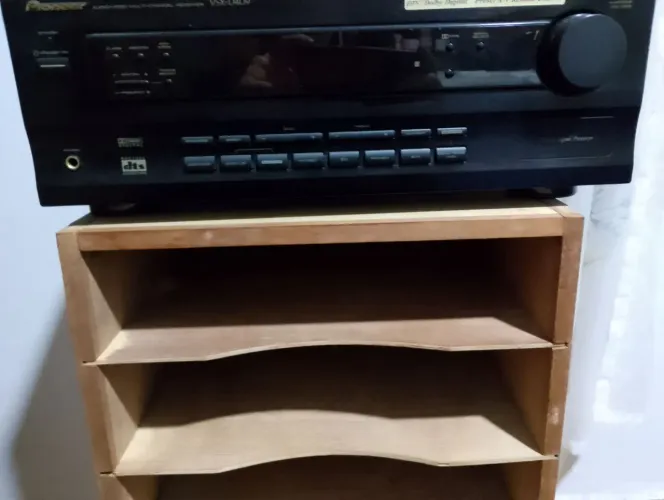Vendo receiver Pioneer usado em perfeito estado modelo VSX-409..