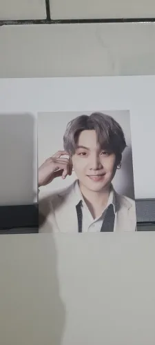 Photocard oficial do Suga do BTS TFMA 2021
