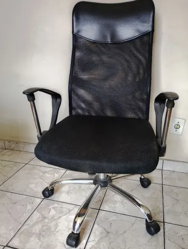 Cadeira de escritório preta