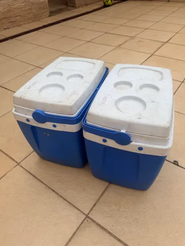 2 Caixas Térmicas Coleman - Grande Capacidade